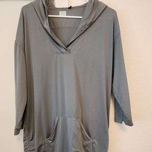 Half-zip pull-over